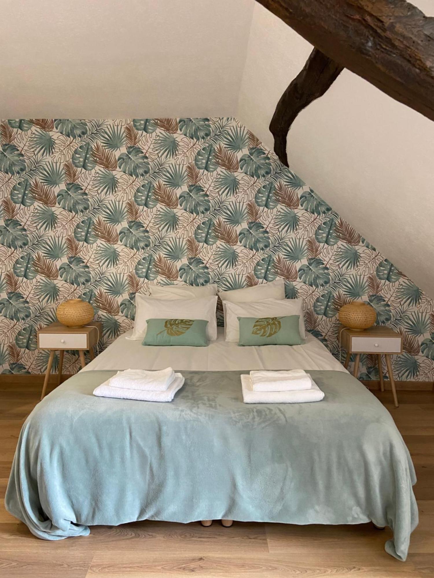 La Charmeraie : gîte de charme, piscine et spa Thésée Extérieur photo
